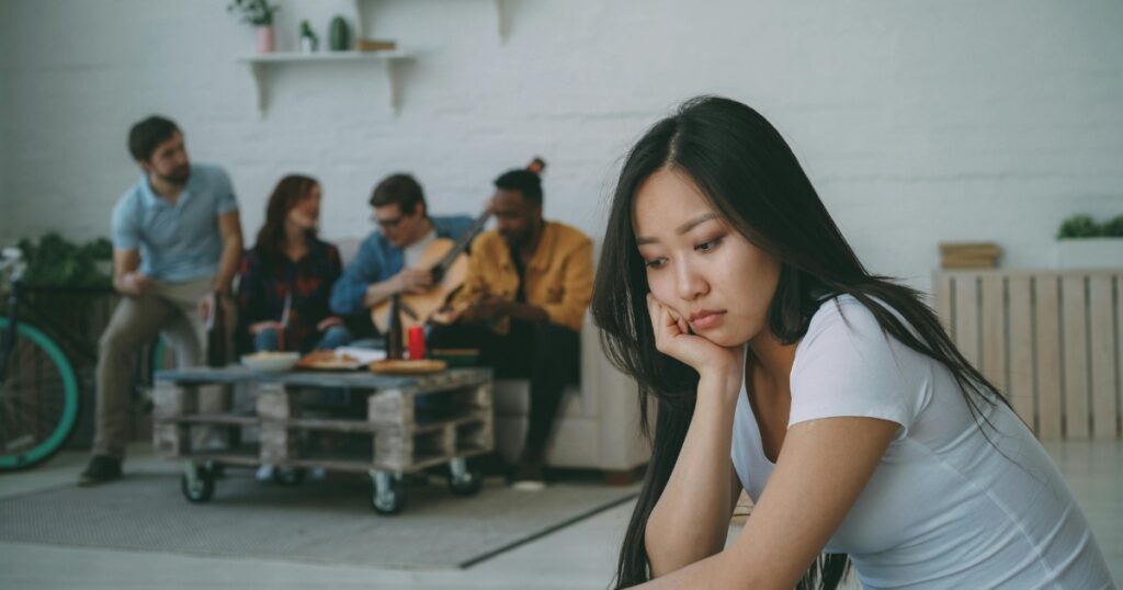 i feel like everyone hates me — featured image